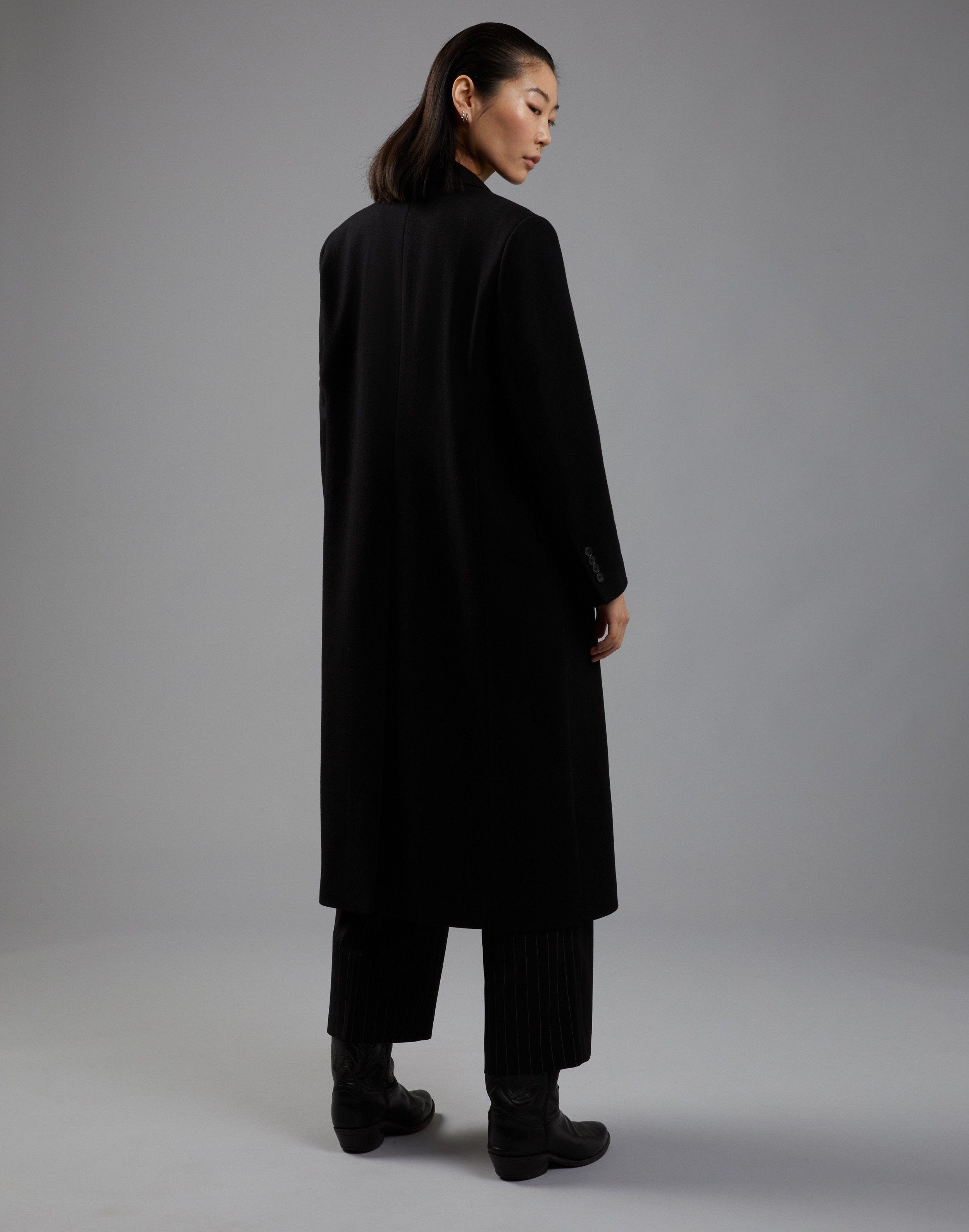 Cappotto nero doppiopetto in panno lana