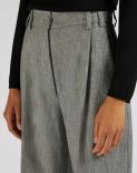 Pantalon gris à taille haute en coton mélangé à de la laine 5