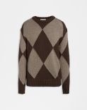 Brown crew-neck sweater with two-tone hazelnut intarsia. 1