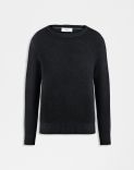 Black crew-neck plain knit sweater 1