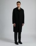 Manteau droit noir en laine et fausse couverture sur le devant 4