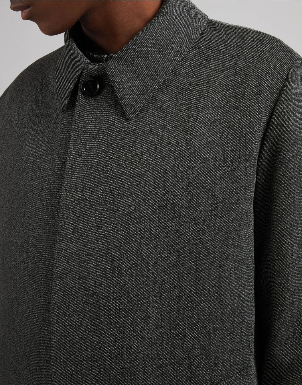 Grey single-breasted lined coat with a front placket