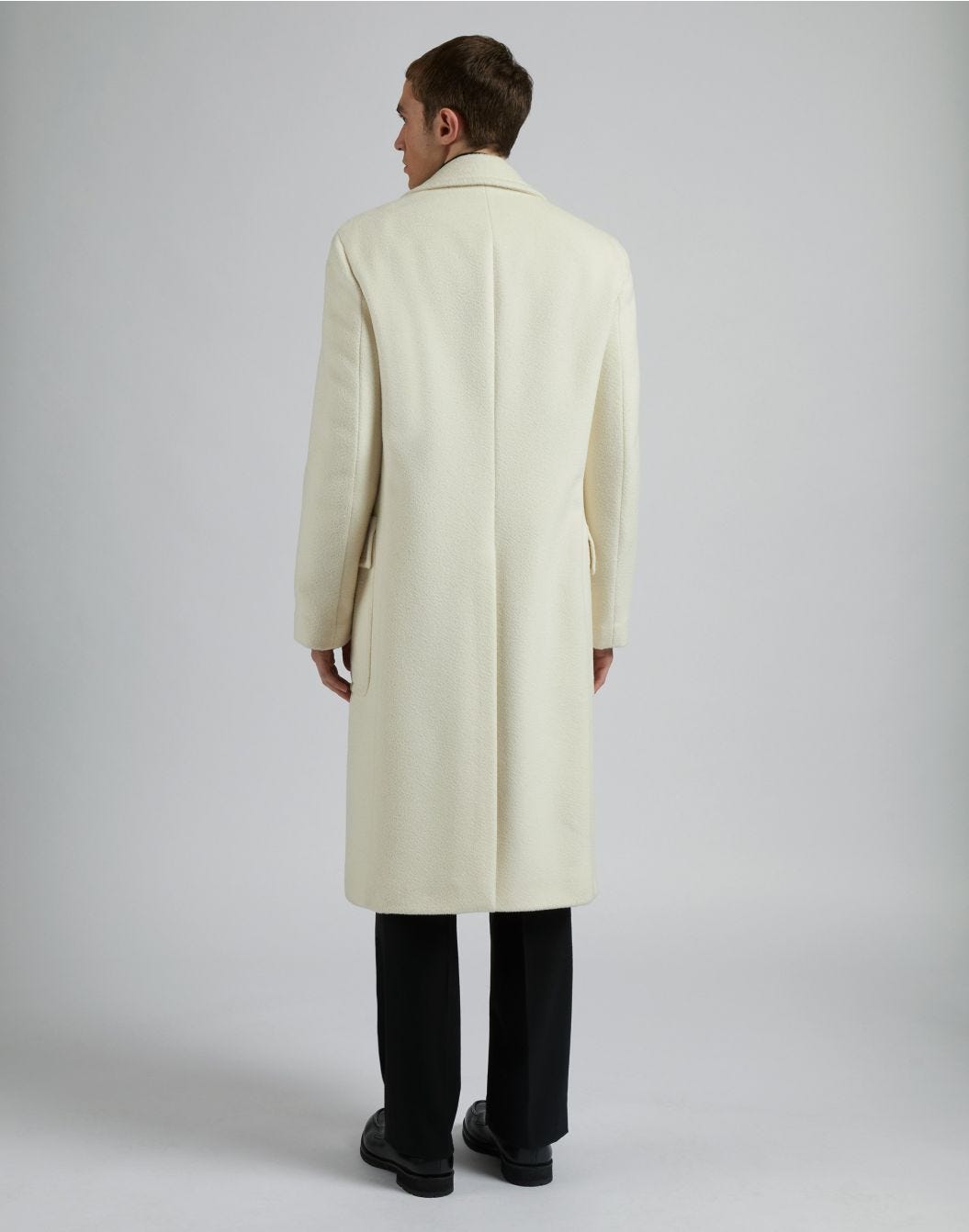 Manteau à double boutonnage couleur crème en laine d'alpaga