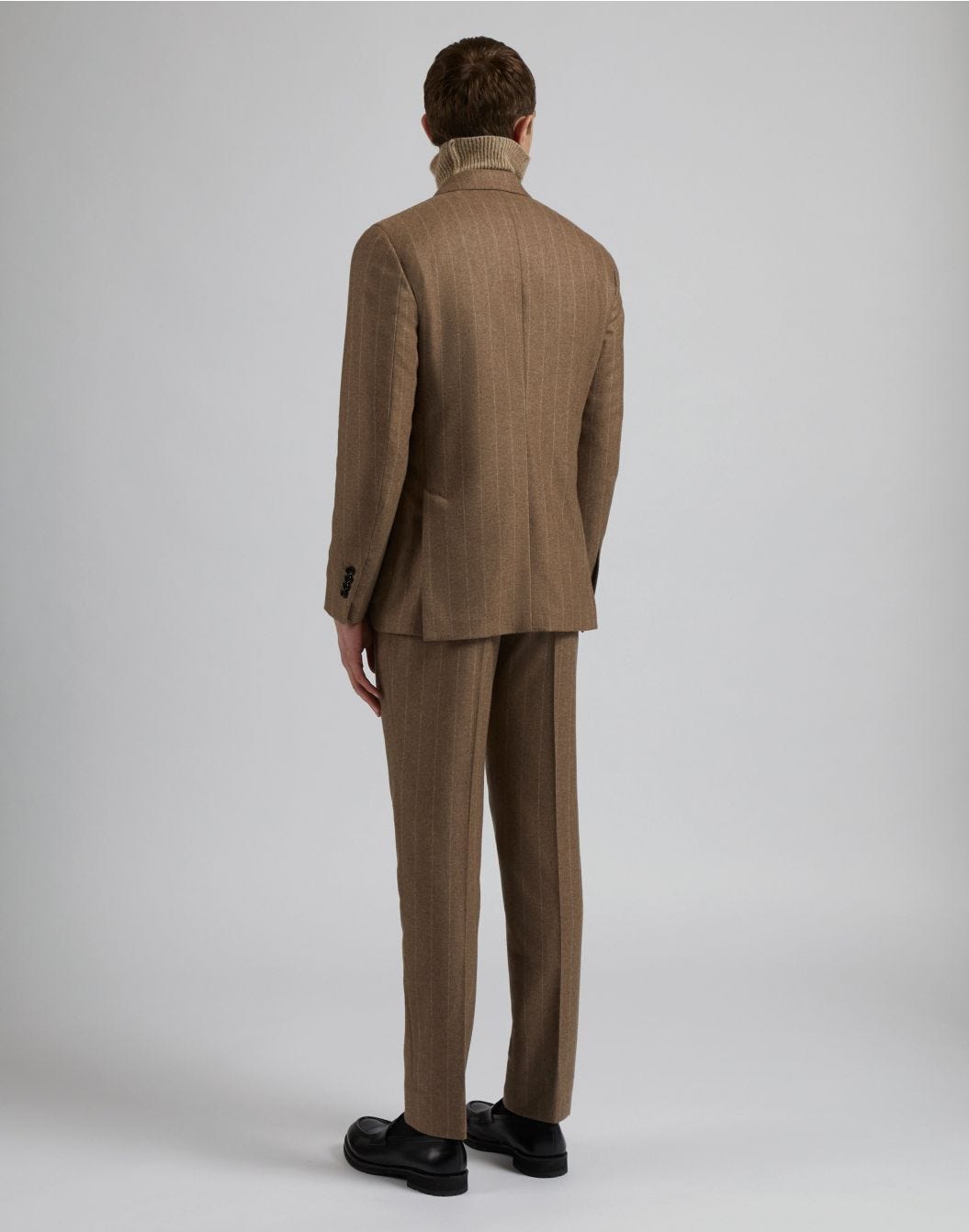 Special Line suit in natural-colour cashmere