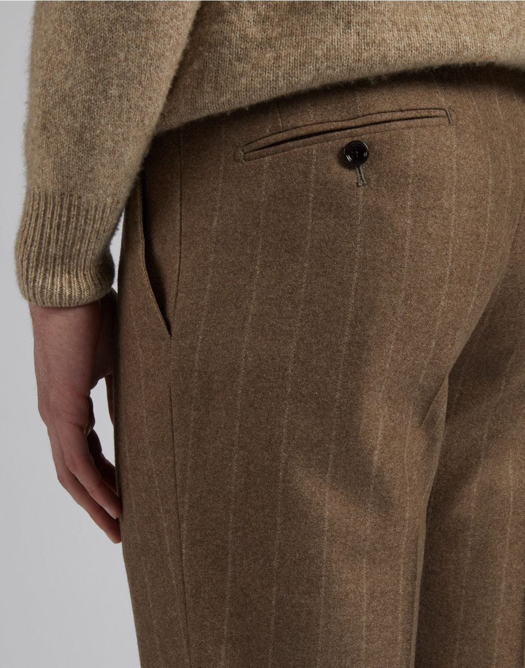 Special Line suit in natural-colour cashmere