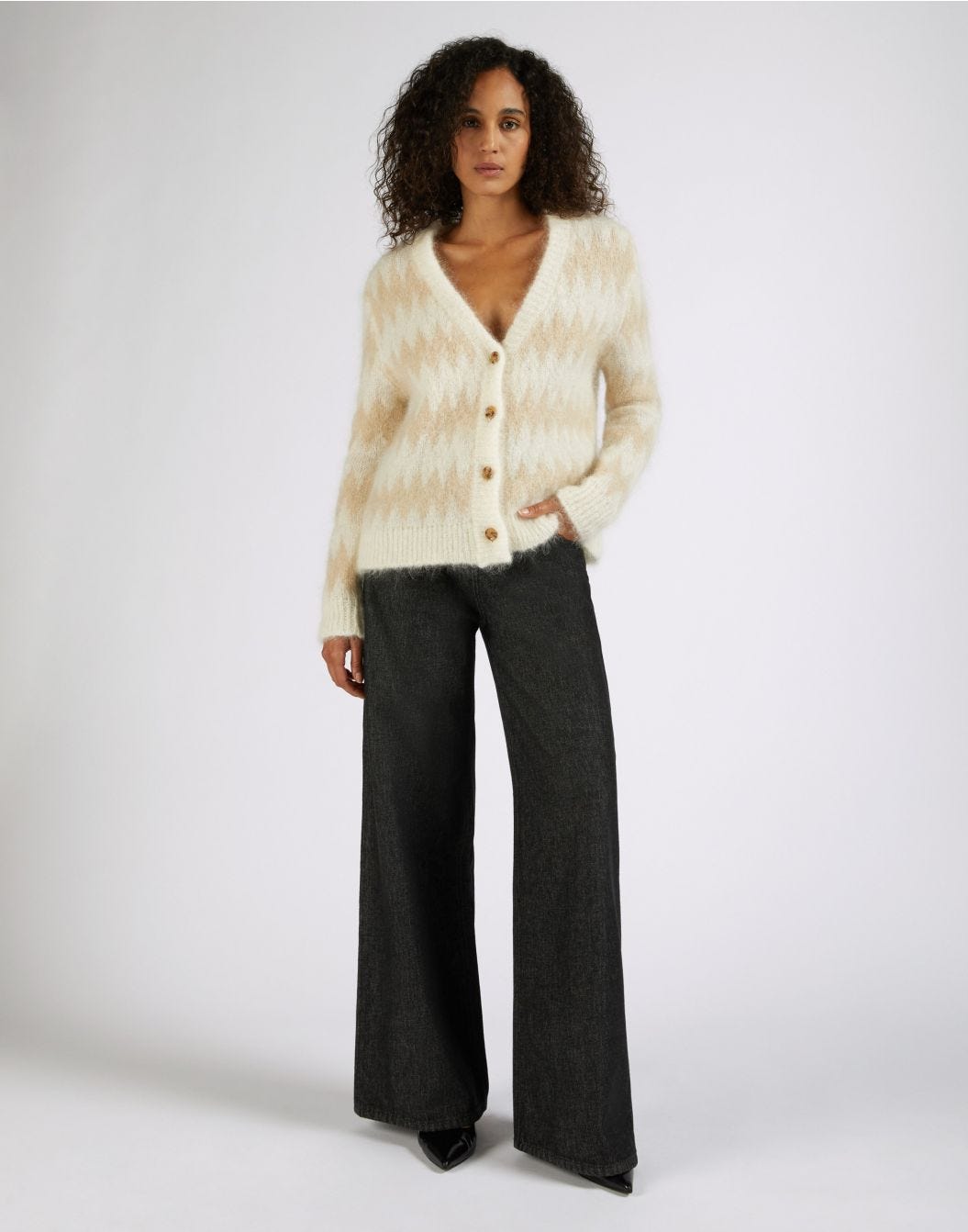 Two-tone beige and white cardigan in mohair yarn