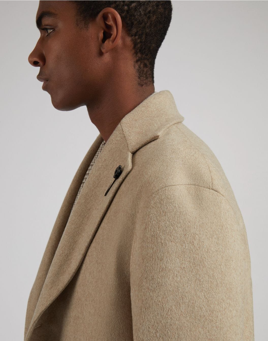 Beige single-breasted beaver-look cashmere coat