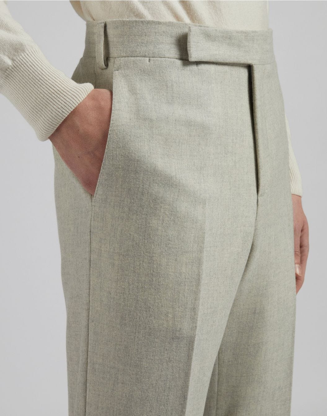 Feeling line suit in cream-coloured light-flannel cashmere