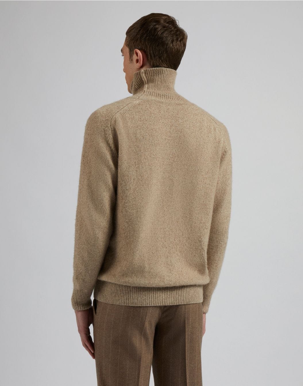 Beige turtleneck in 2/11 thread count Biagioli 100% pure cashmere