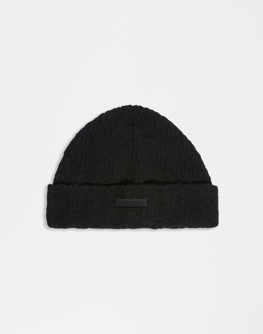Black hat in wool, cashmere and nylon yarn